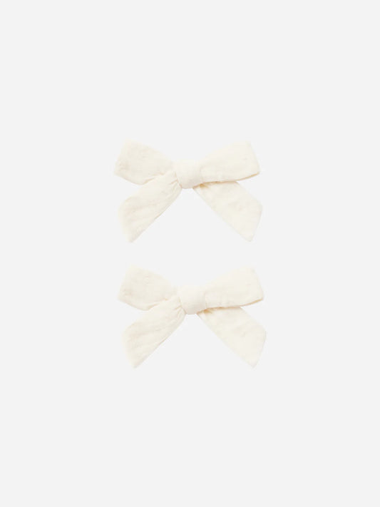 bow with clip || ivory