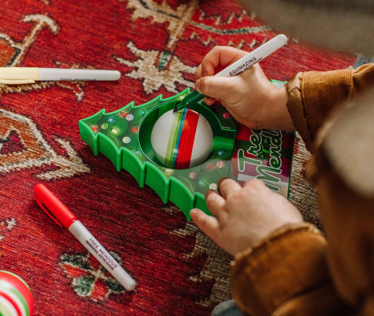 The Treemendous Ornament Decorator