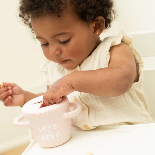 Happy Snacker - Love at First Bite